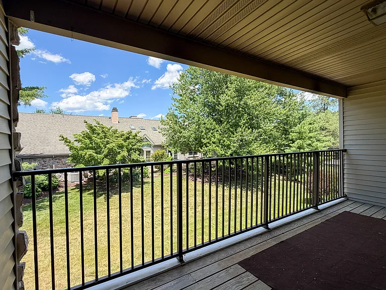 208 Greenview Dr — Photo 24