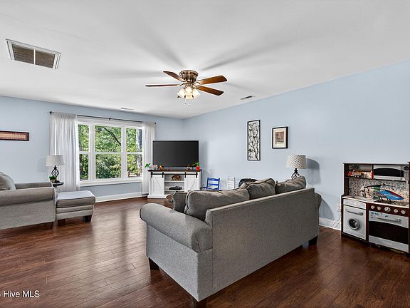 5th image of 394 Carolina Pines Boulevard
