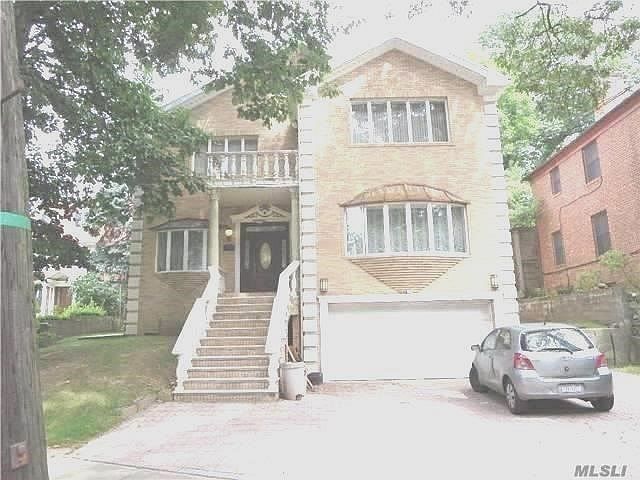 1st image of 8219 Surrey Pl