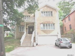 8219 Surrey Pl, Jamaica, NY 11432