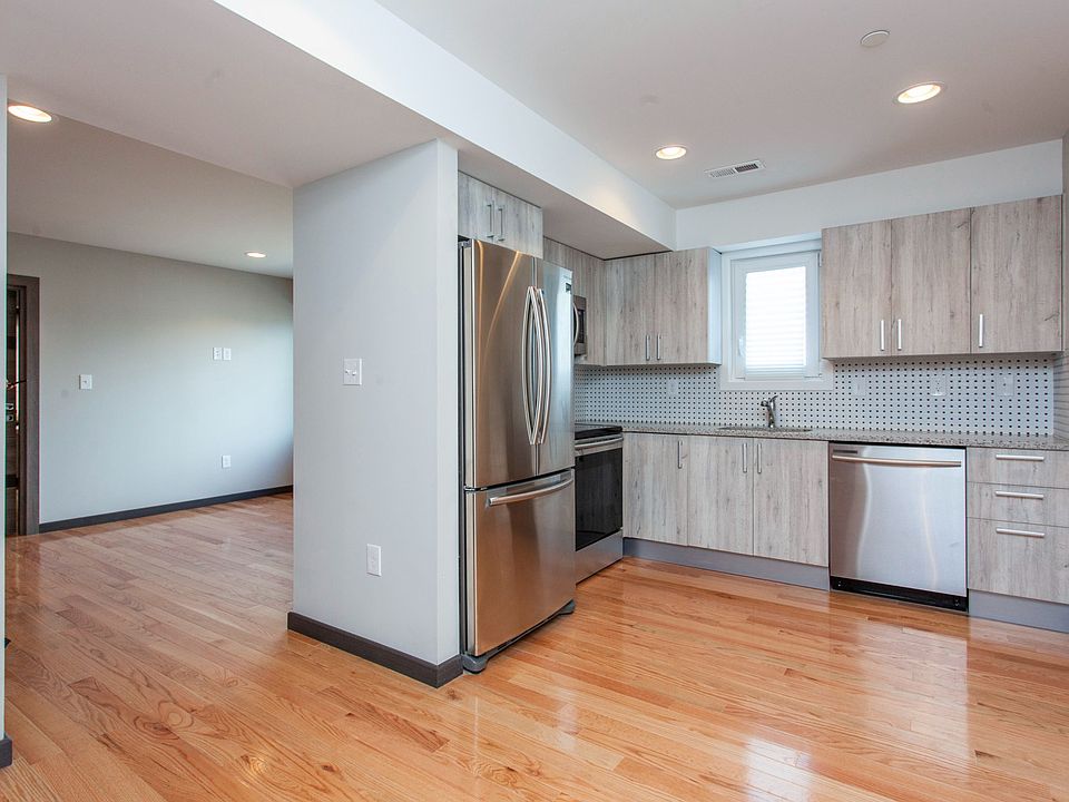 1st image of 2553 Montrose St #B