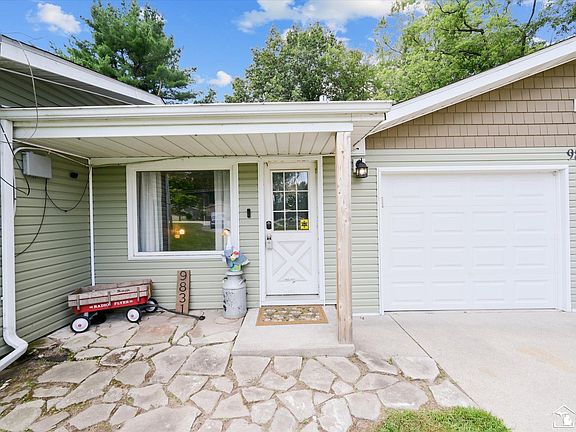 4th image of 9831 Summerfield Rd