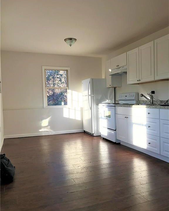1st image of 208 South St