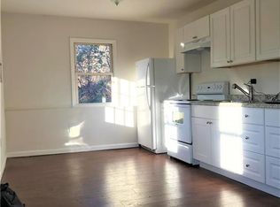 208 South St, Marlboro, NY 12542