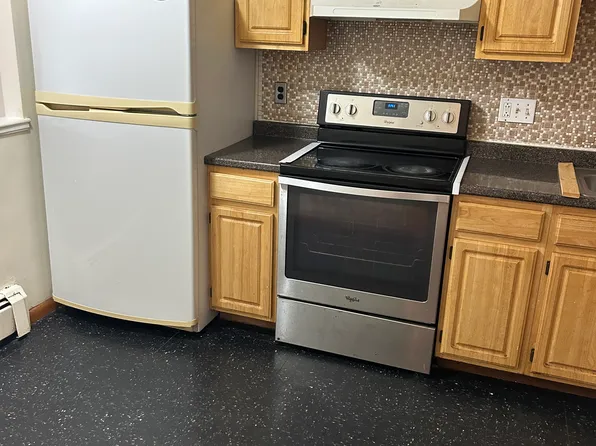 10 Rockwell St APT 3C, Dorchester Center, MA 02124