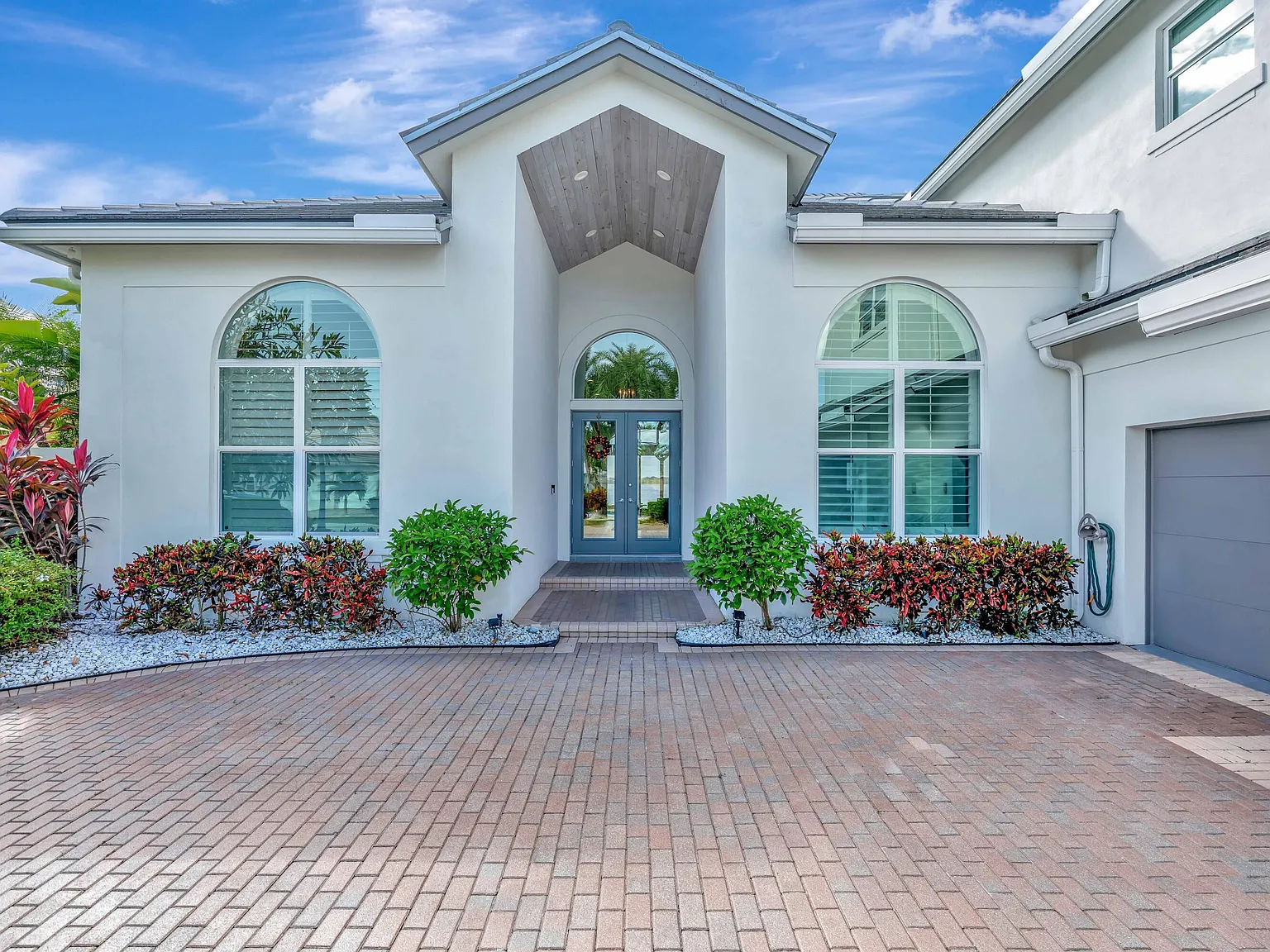 5 bed, 7.5 bath, 4825 sqft, $17,000 — Photo 3