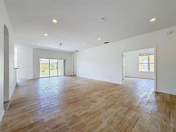 5th image of 240 JAMES CIRCLE