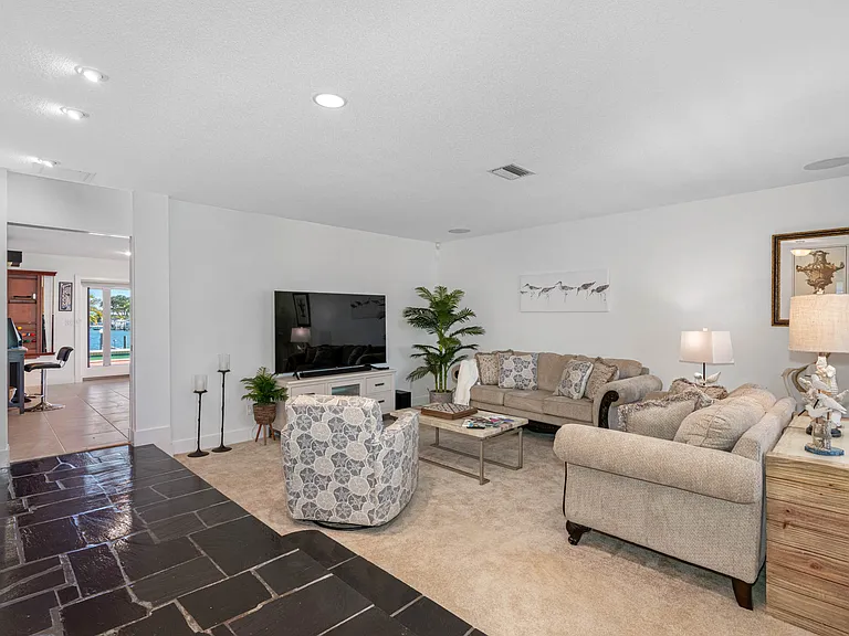 487 Island Way — Photo 32