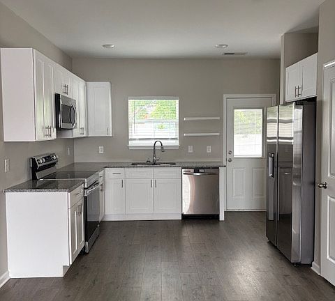 2nd image of 413 Carol Dr