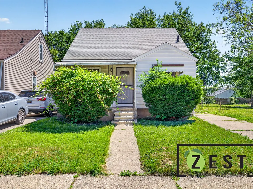 8262 Rosemont Ave