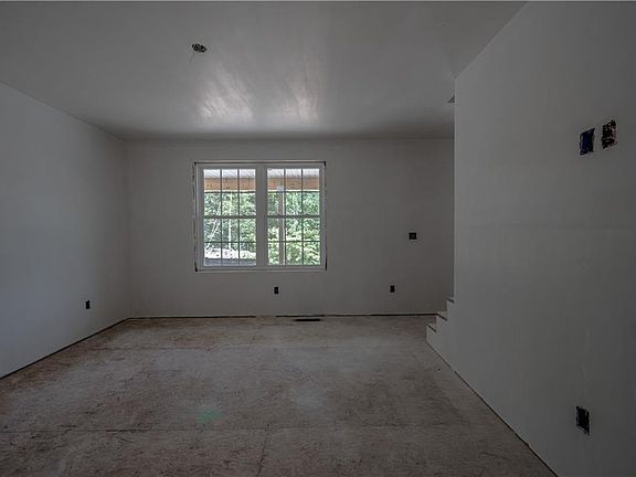 5th image of 786 Greenville Ave
