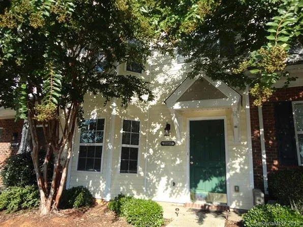 10161 Ballyclare Ct, Charlotte, NC 28213