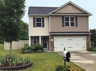 48 Ashton Bluff Cir, Mount Holly, NC 28120