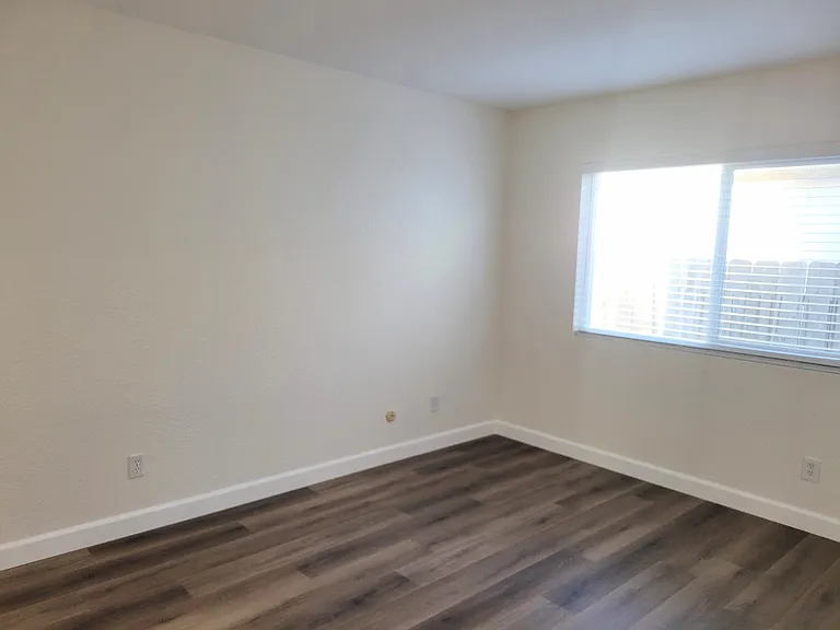 7756 Embry Ct — Photo 8