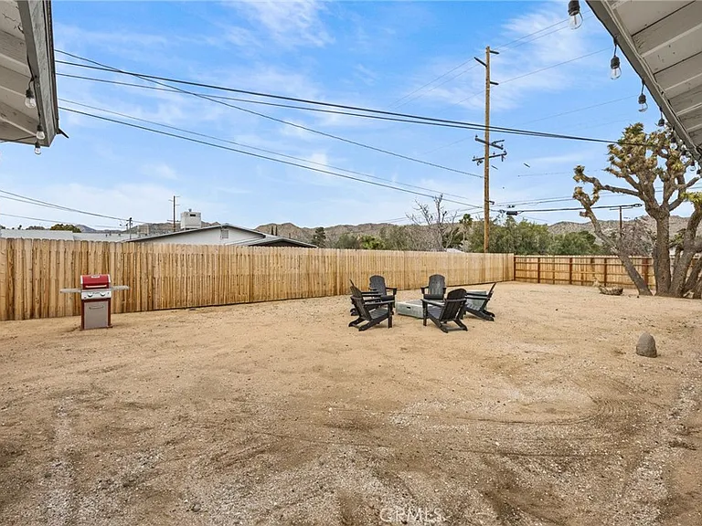 55585 Onaga Trl — Photo 26