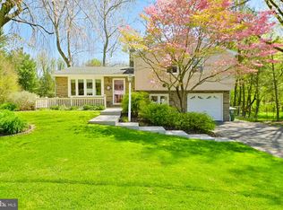 1607 Fiddlewood Dr, Lancaster, PA 17602