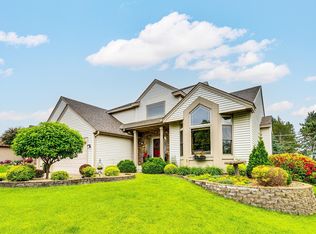 917 Hardwood Ave, Shoreview, MN 55126