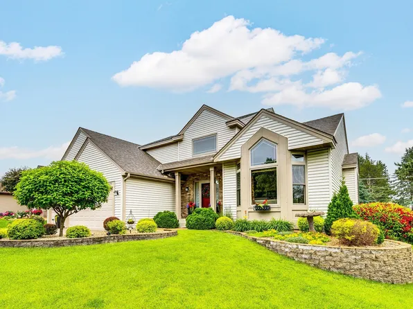 917 Hardwood Ave, Shoreview, MN 55126