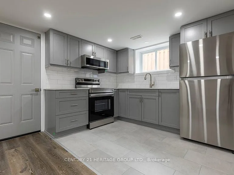 291 E 24th St #LOWER — Photo 5
