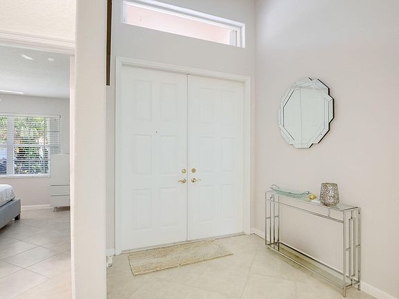 3rd image of 5233 Glenville Drive