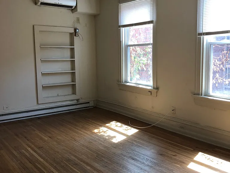 West Franklin Apts — Photo 24