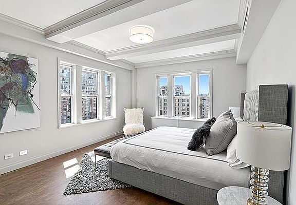 5th image of 215 W 88th St APT 12F