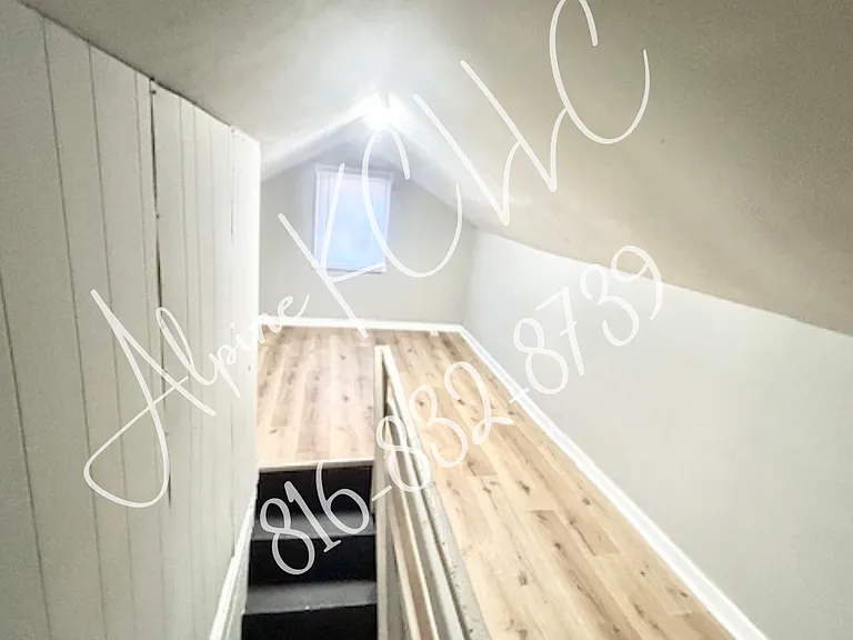 1804 S Evanston Ave — Photo 3