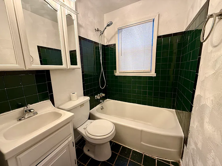 575 Noble Ave — Photo 12