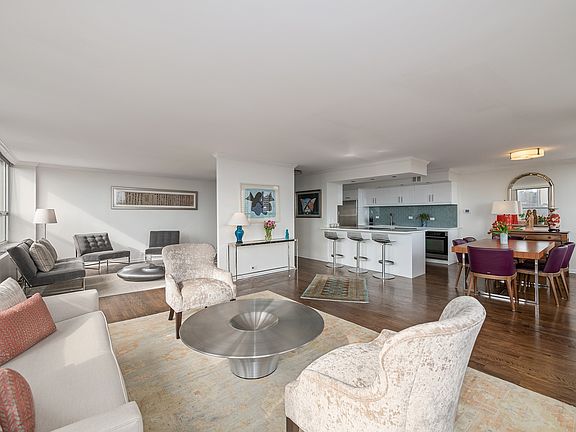 3rd image of 2626 N Lakeview Ave APT 603