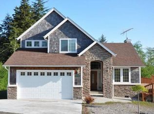 200 Lakeview Dr, Ilwaco, WA 98624