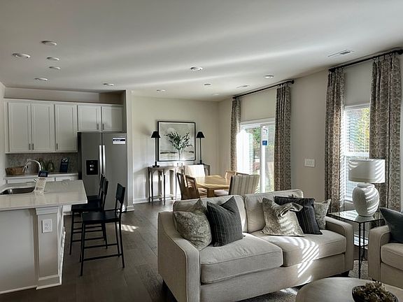 Large eat in kitchen with island for barstools