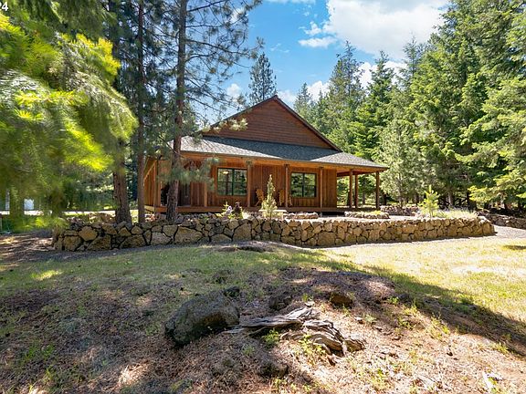 5th image of 44 Lonesome Pines Dr