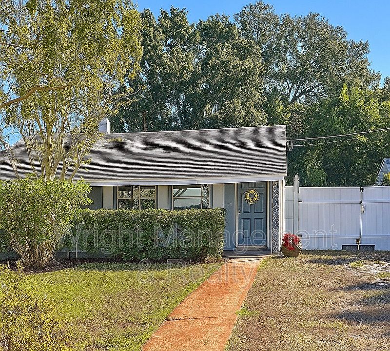 1st image of 213 N Glen Ave