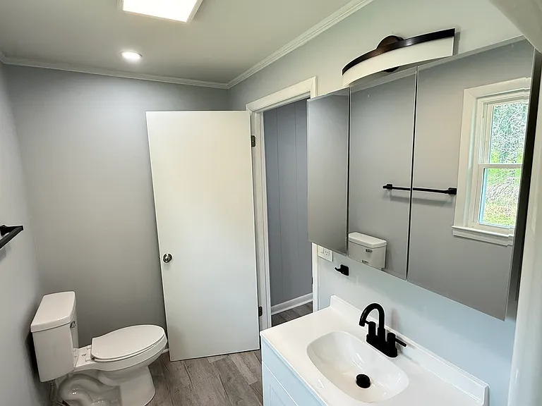 215 Newton Ln — Photo 42