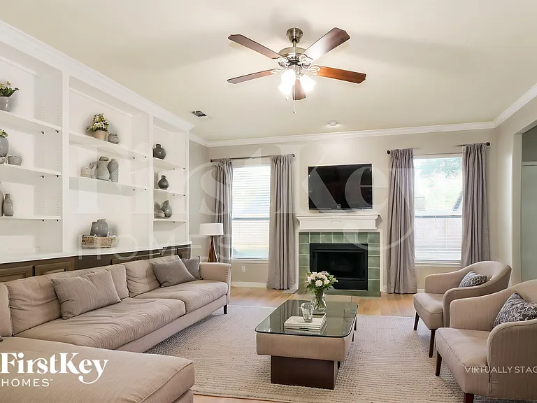 9131 Landry Blvd — Photo 4