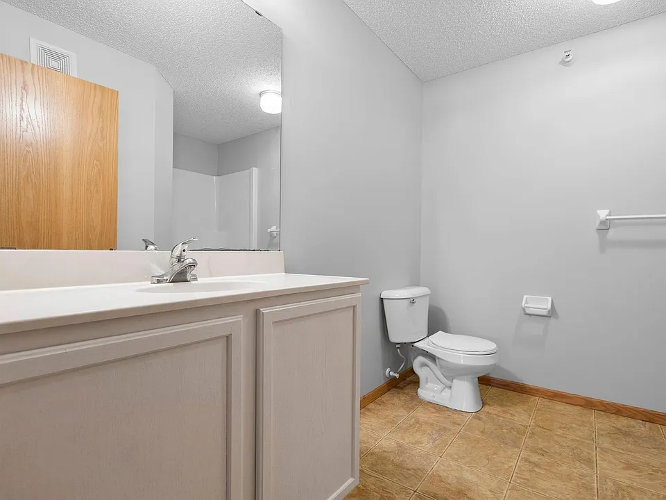 1590 Parkwood Dr