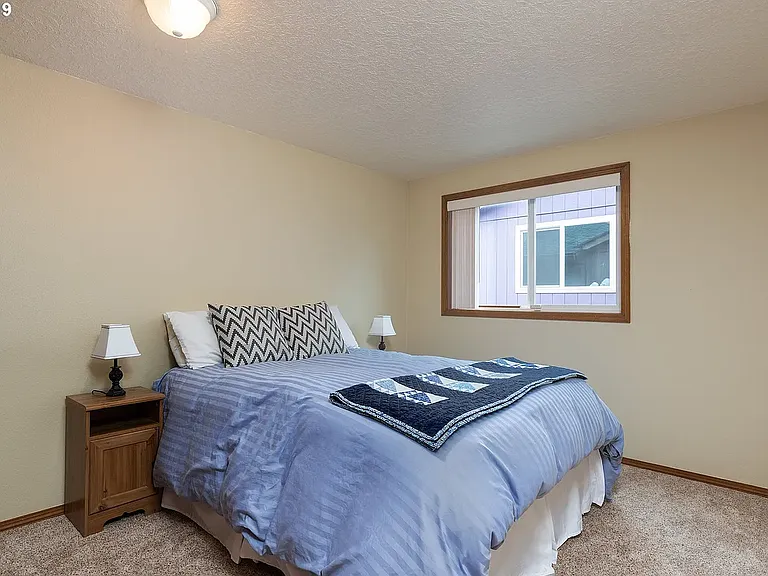 8061 SW 160th Ave — Photo 12