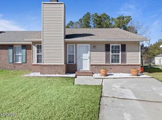 116 Live Oak Ct, Midway Park, NC 28544