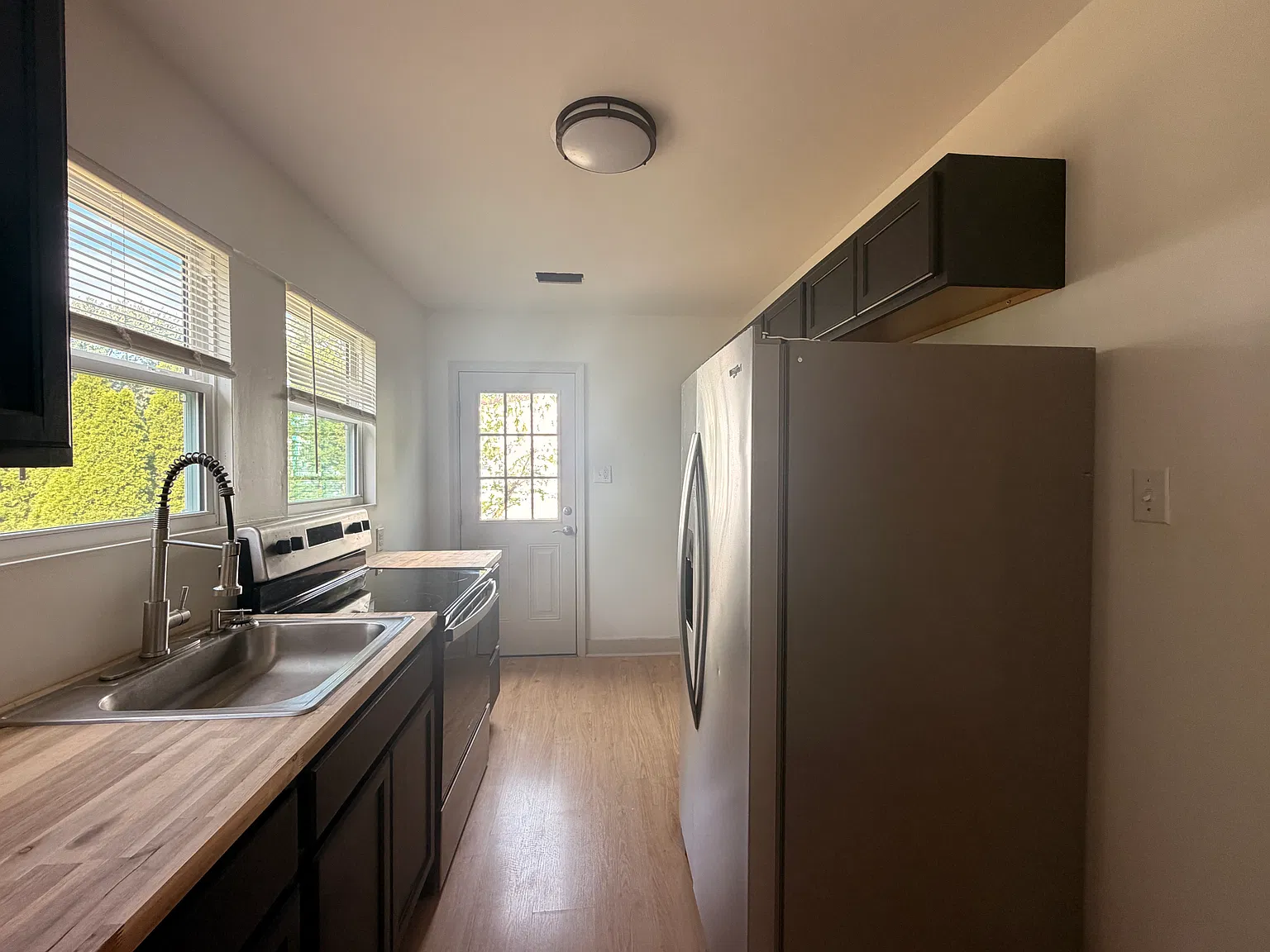 3 bed, 840 sqft, $1,500 — Photo 3