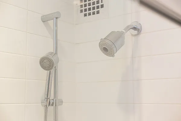 Rented by Compass | media 25