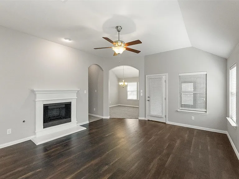 1004 Water Garden Cir — Photo 4