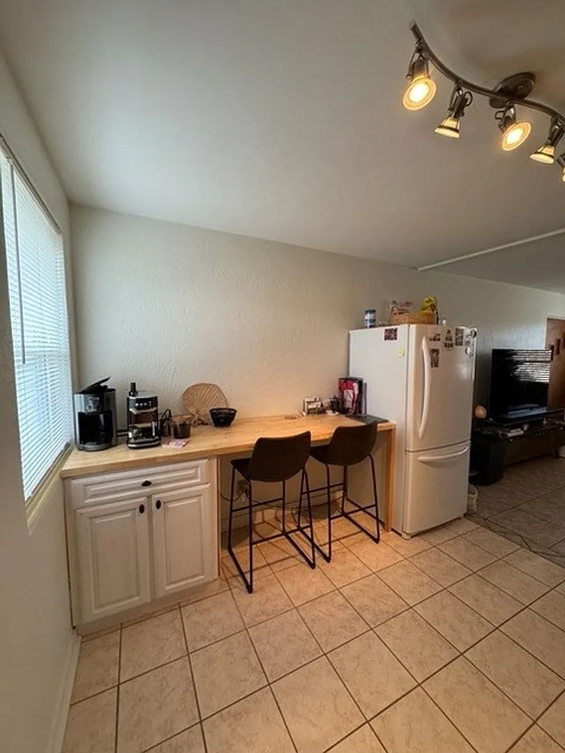 Beach Bungalow — Photo 3