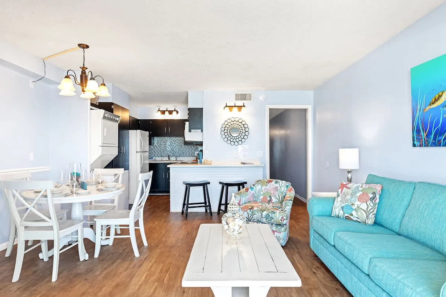 1 bed, 1.0 bath, 742 sqft, $1,265 — Photo 2