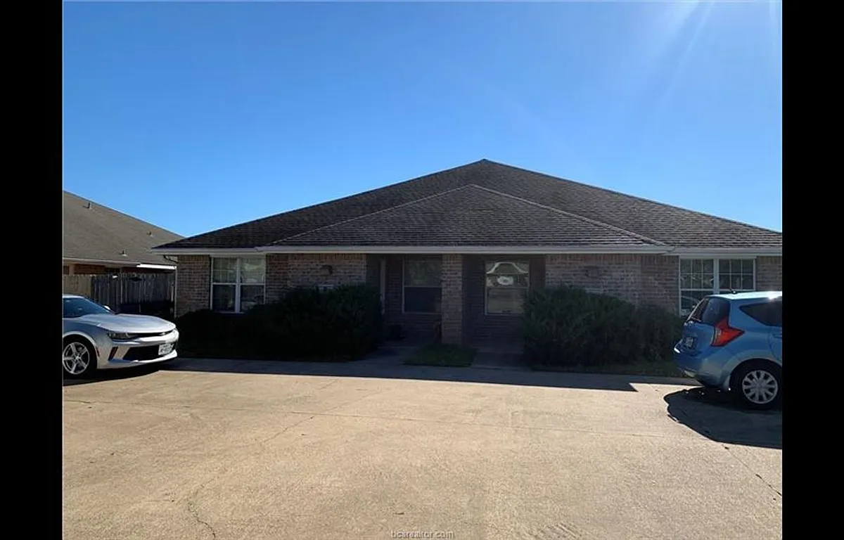 Building Photo - 3615 Oldenburg Ct