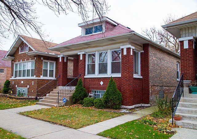 1st image of 8342 S Crandon Ave