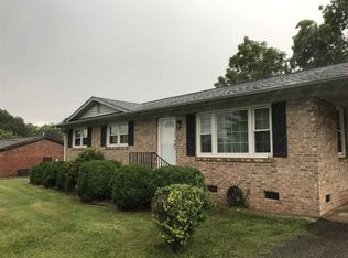 1104 E Blackstock Rd, Moore, SC 29369