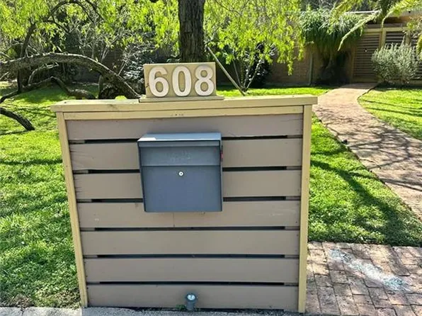 608 McColl Cir, McAllen, TX 78501