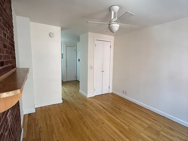 80 Thompson St #11 — Photo 5