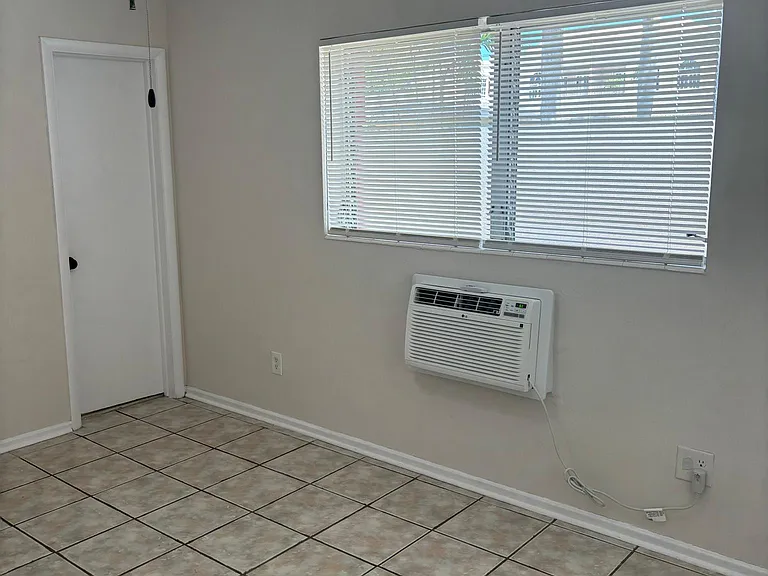 1252 S Alhambra Cir #3 — Photo 34
