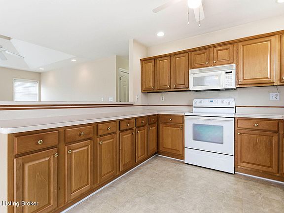 5th image of 6015 Wooded Creek Dr Unit 202